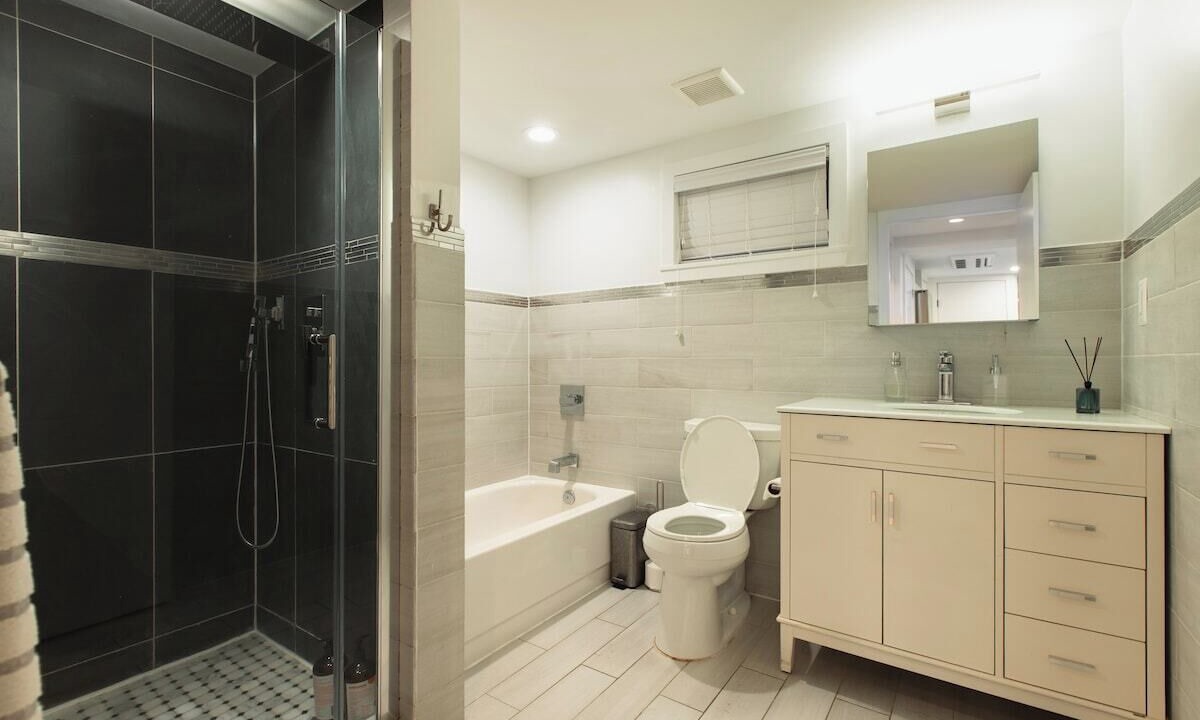Photo of Bathroom in North Cleveland Park