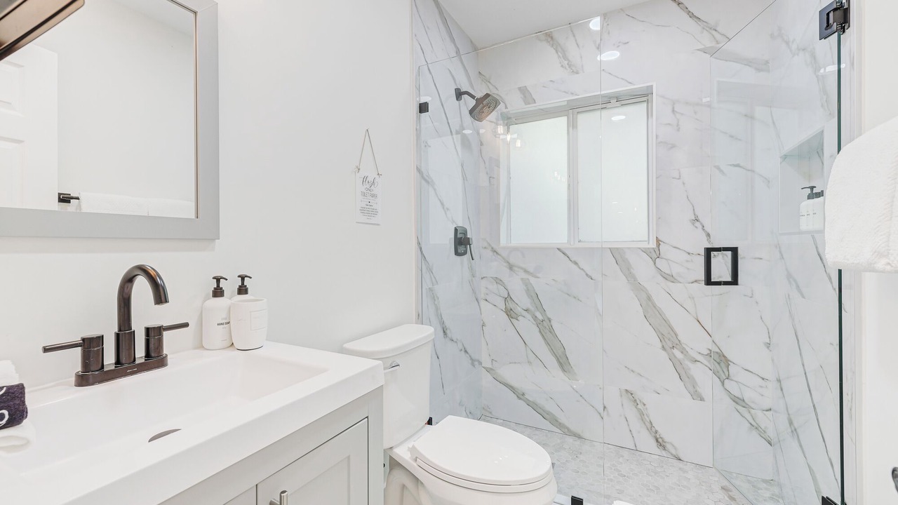 Photo of Bathroom in Poinsettia Heights