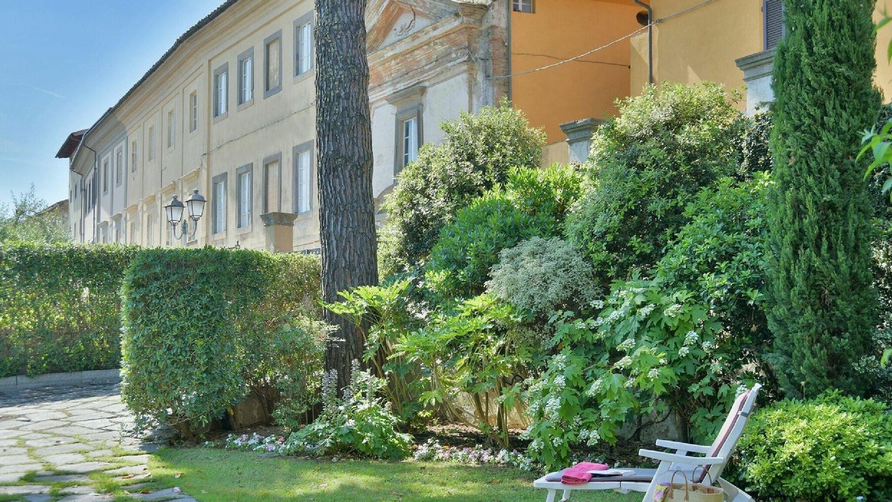 Photo of Outdoor in Lari