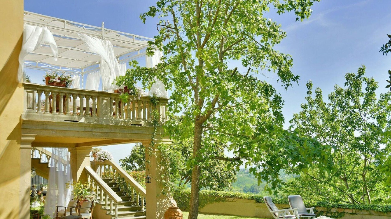 Photo of Outdoor in Lari