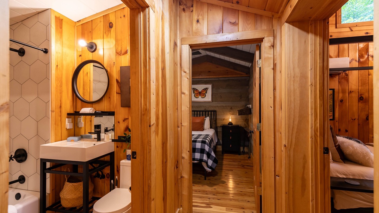 Photo of Bathroom in Apple Ridge