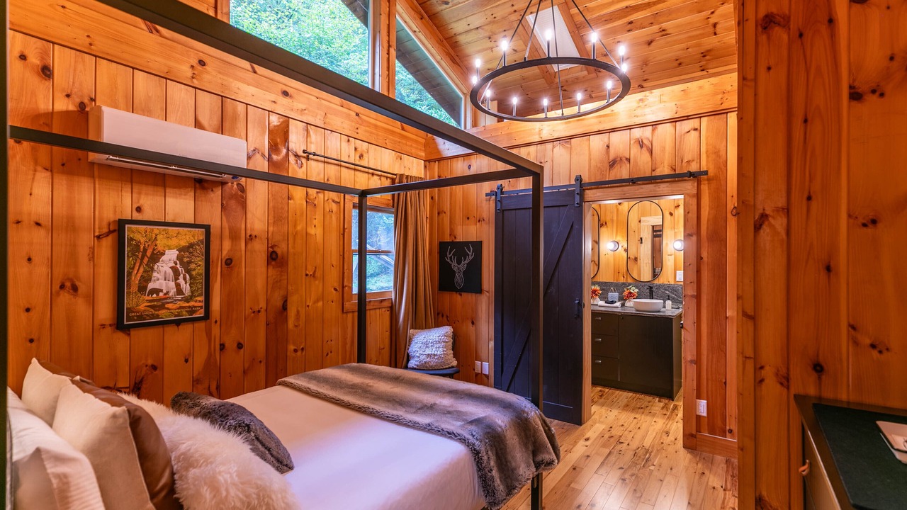 Photo of Bedroom in Apple Ridge