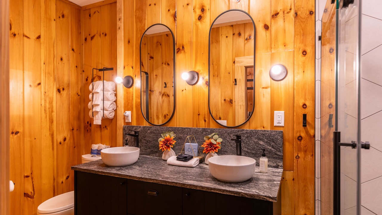 Photo of Bathroom in Apple Ridge