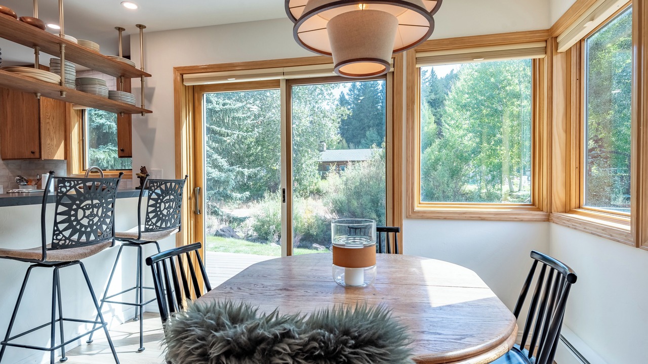 Photo of Livingroom in Warm Springs