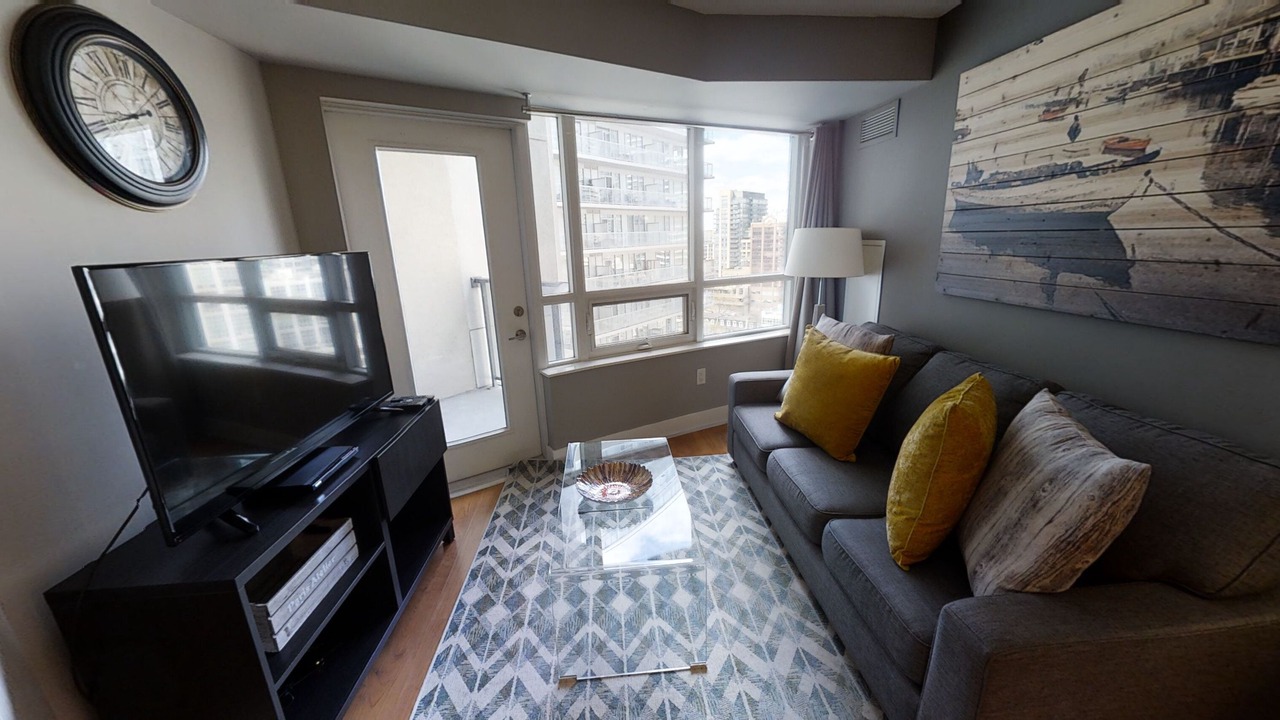 Photo of Livingroom in Toronto Entertainment District