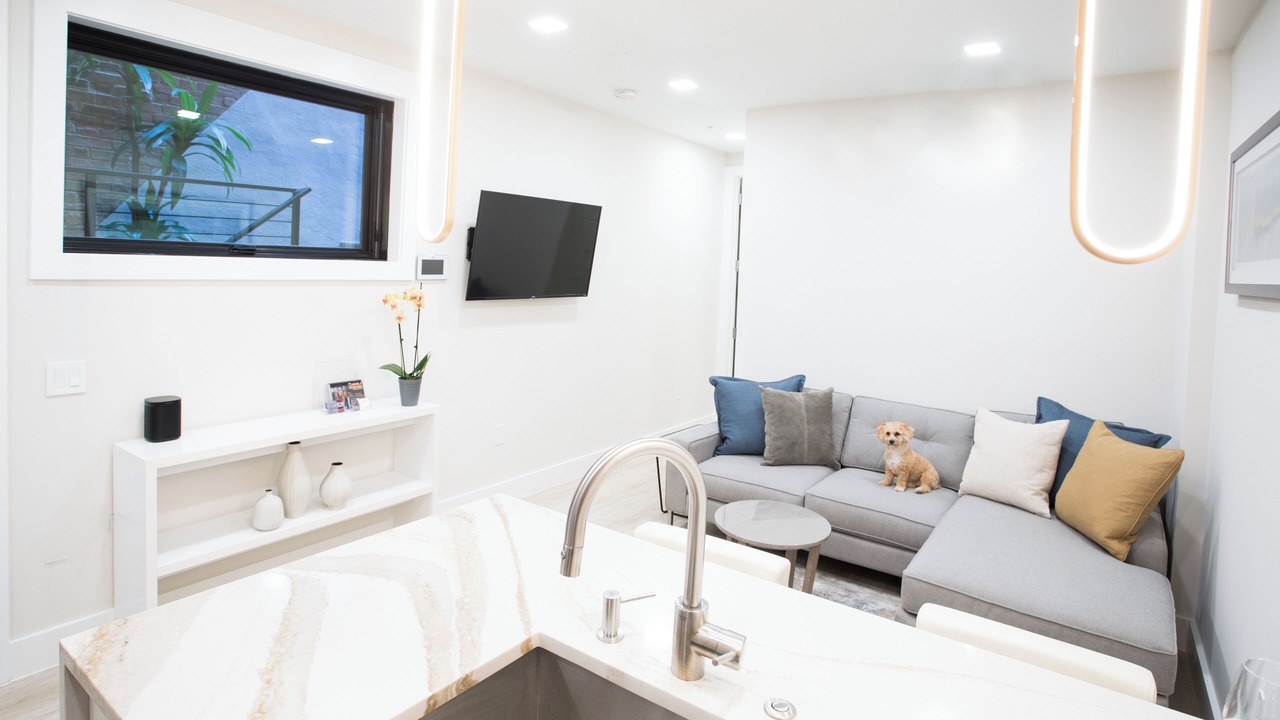 Photo of Livingroom in Adams Morgan