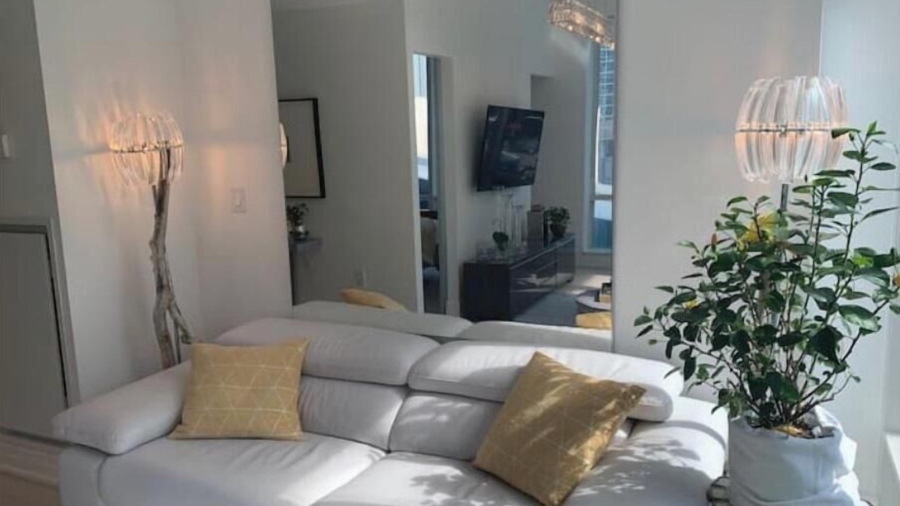 Photo of Livingroom in Toronto Entertainment District
