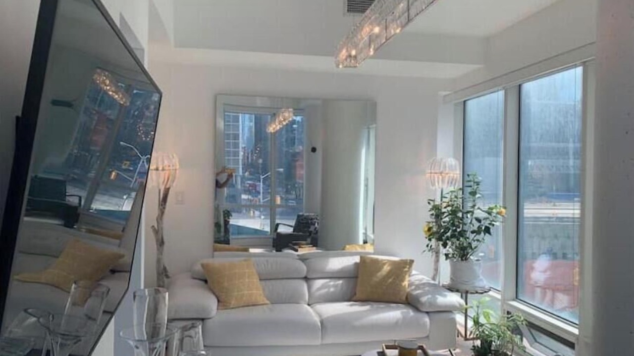 Photo of Livingroom in Toronto Entertainment District