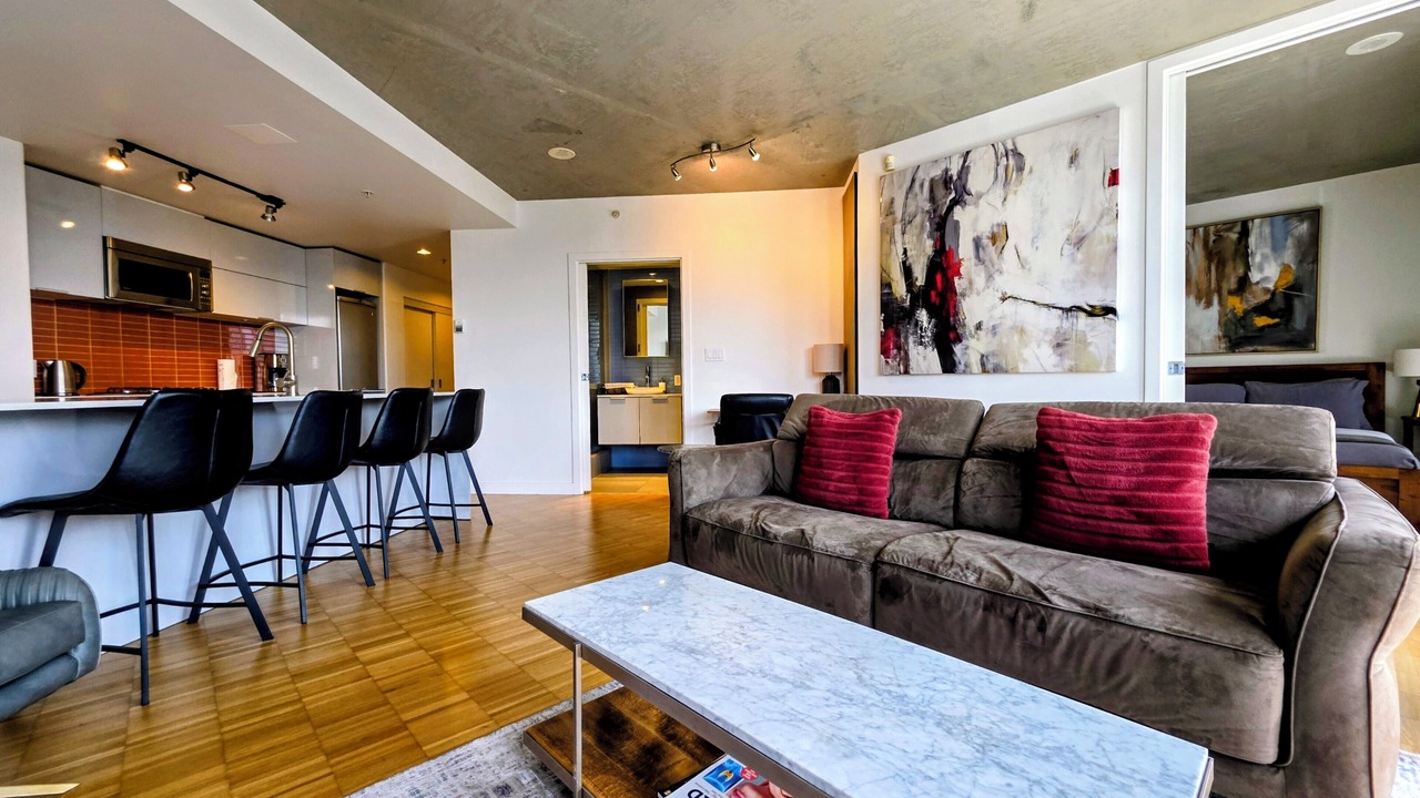 Photo of Livingroom in Gastown