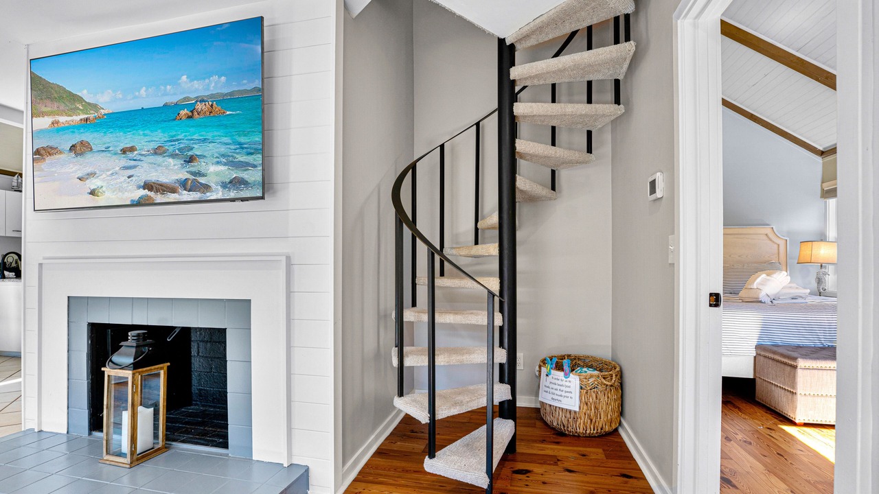 Photo of Livingroom in Night Heron