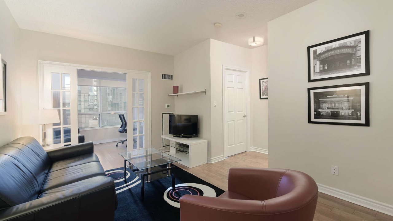 Photo of Livingroom in Toronto Entertainment District
