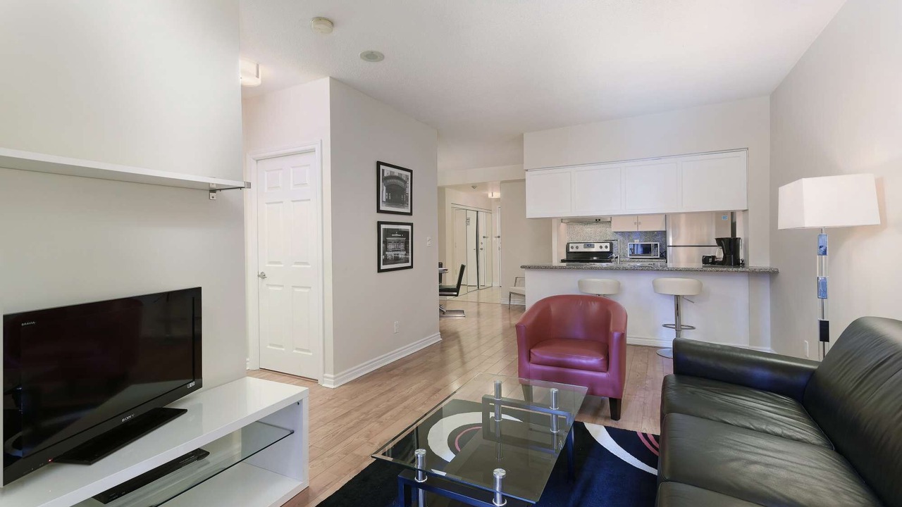 Photo of Livingroom in Toronto Entertainment District