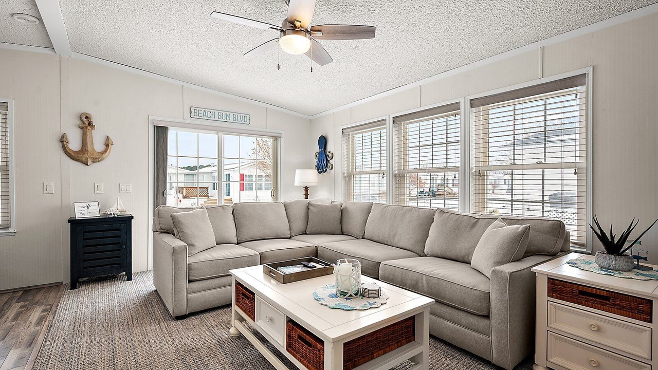 Photo of Livingroom in Assateague Pointe