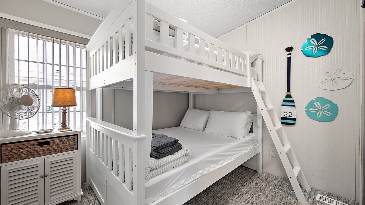 Photo of Bedroom in Assateague Pointe