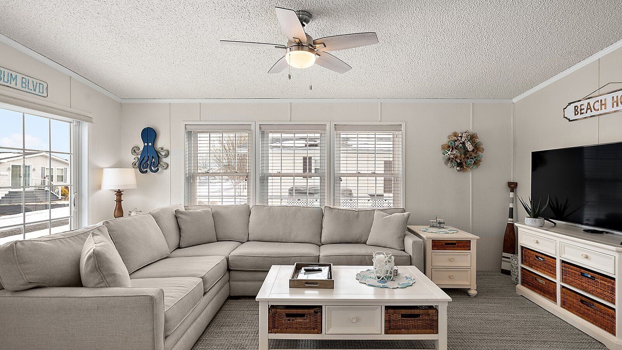 Photo of Livingroom in Assateague Pointe