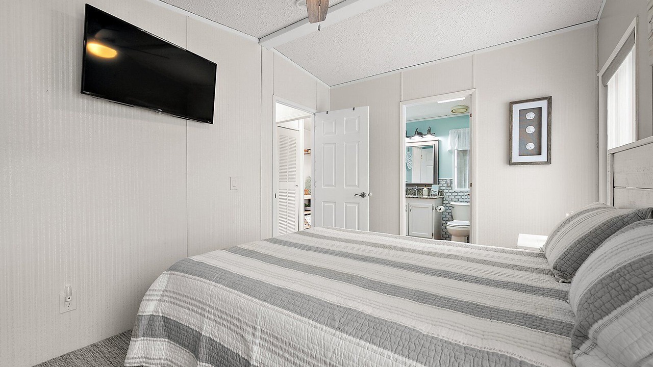 Photo of Bedroom in Assateague Pointe