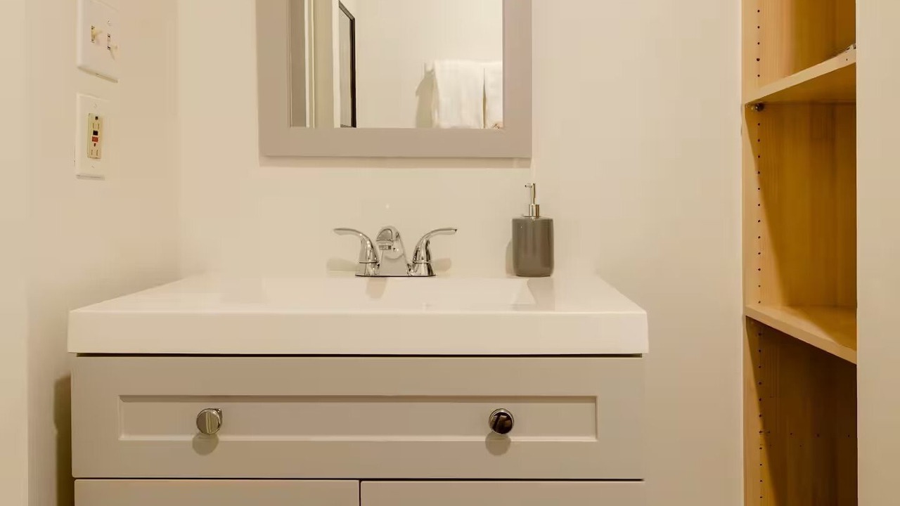 Photo of Bathroom in Cardozo