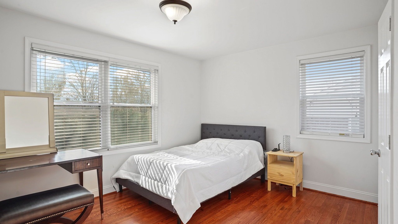 Photo of Bedroom in Forest Glen