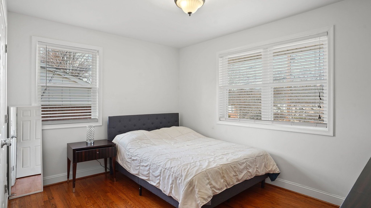 Photo of Bedroom in Forest Glen