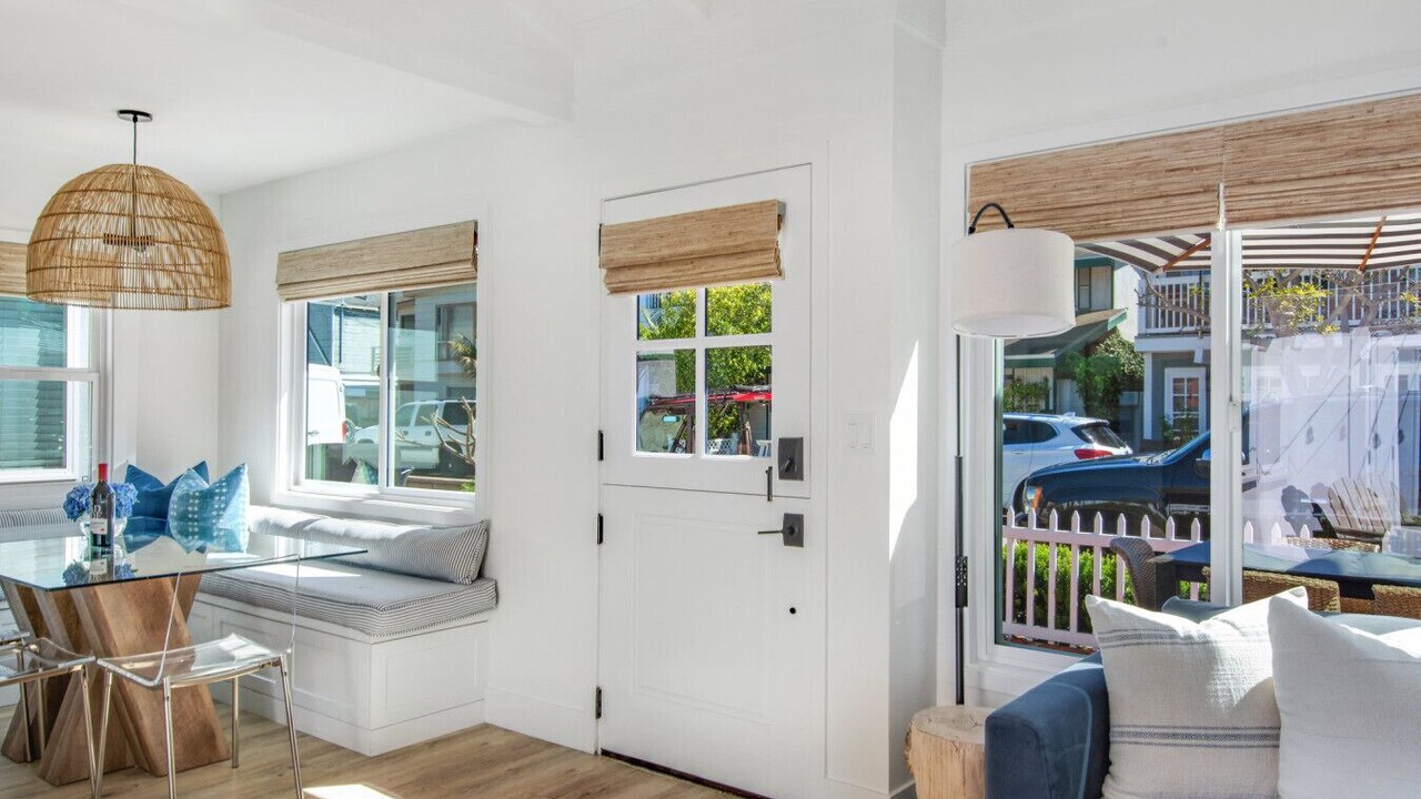 Photo of Livingroom in Balboa Island
