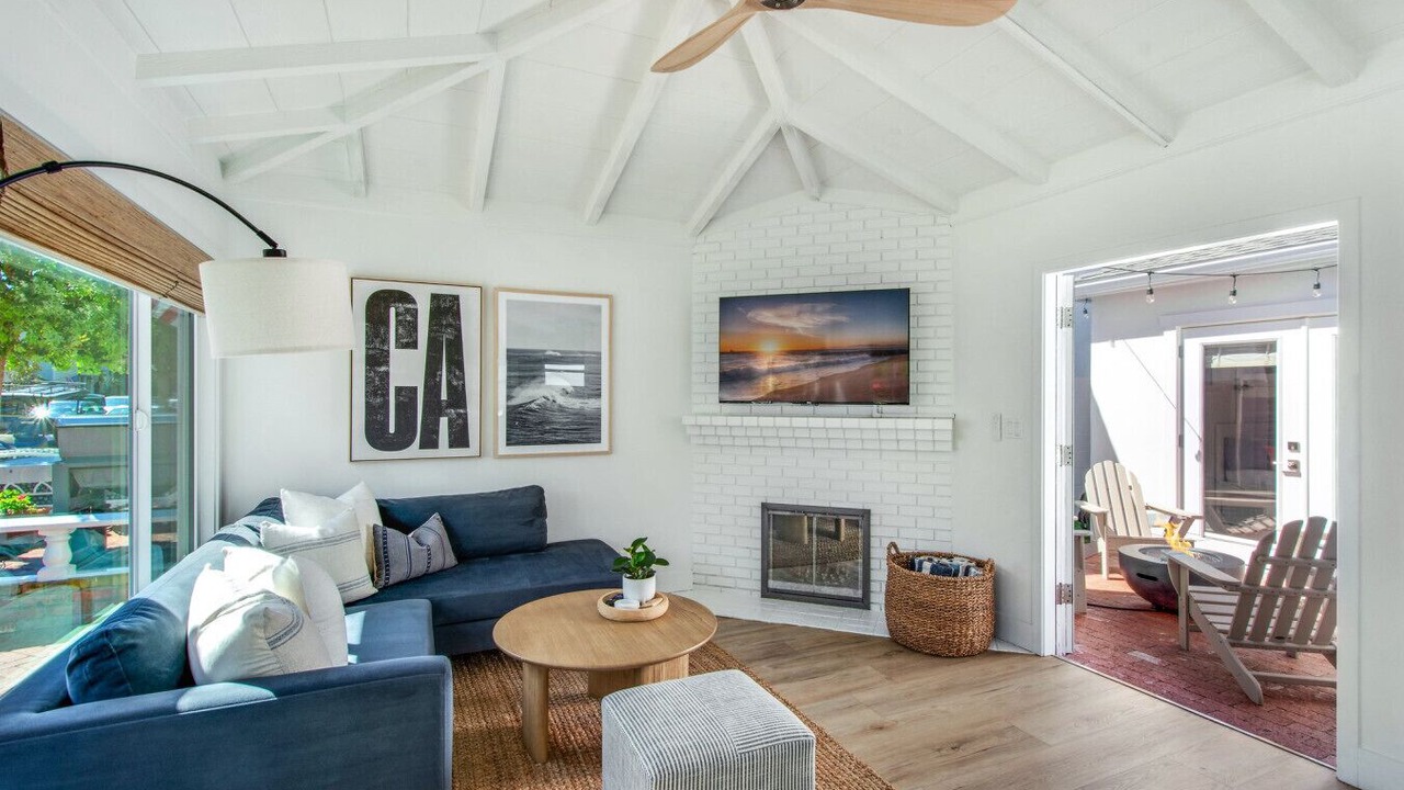 Photo of Livingroom in Balboa Island