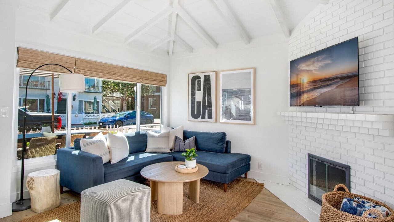Photo of Livingroom in Balboa Island