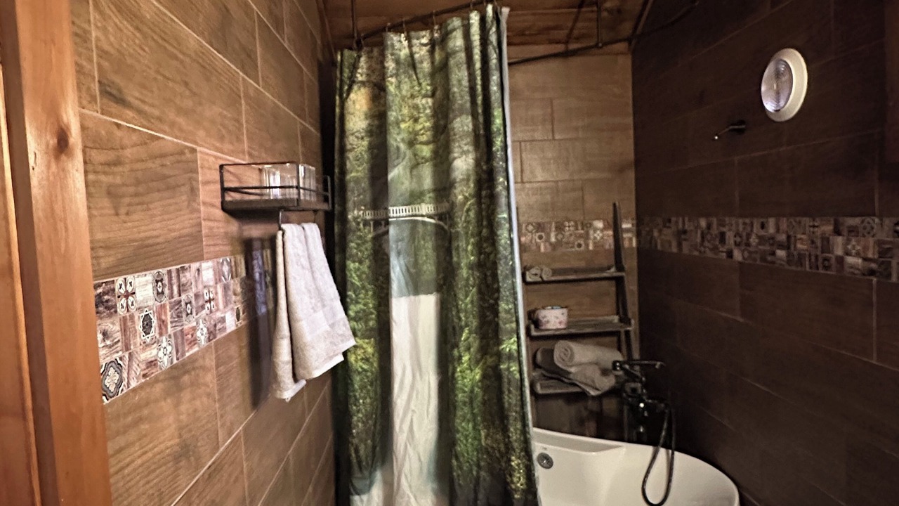 Photo of Bathroom in Hamptonville