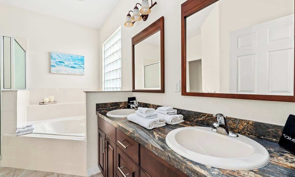 Photo of Bathroom in Lake Berkley