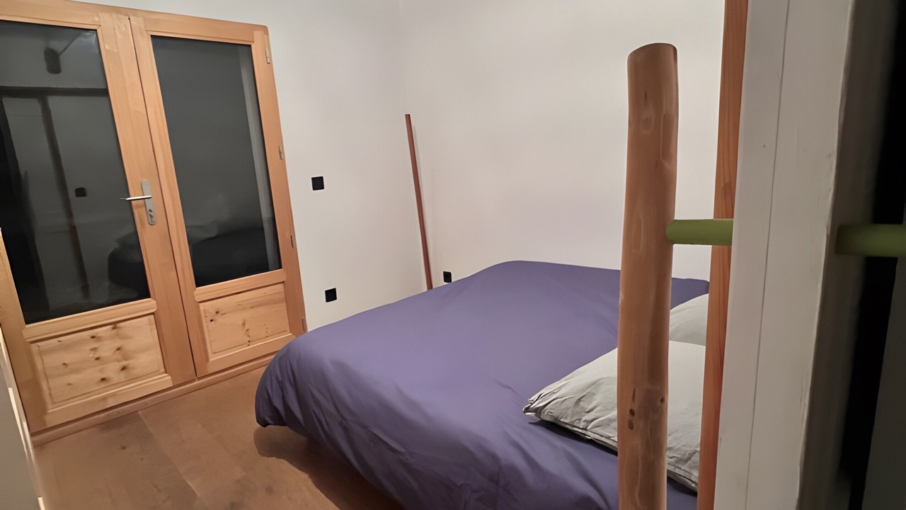 Photo of Bedroom in Seez