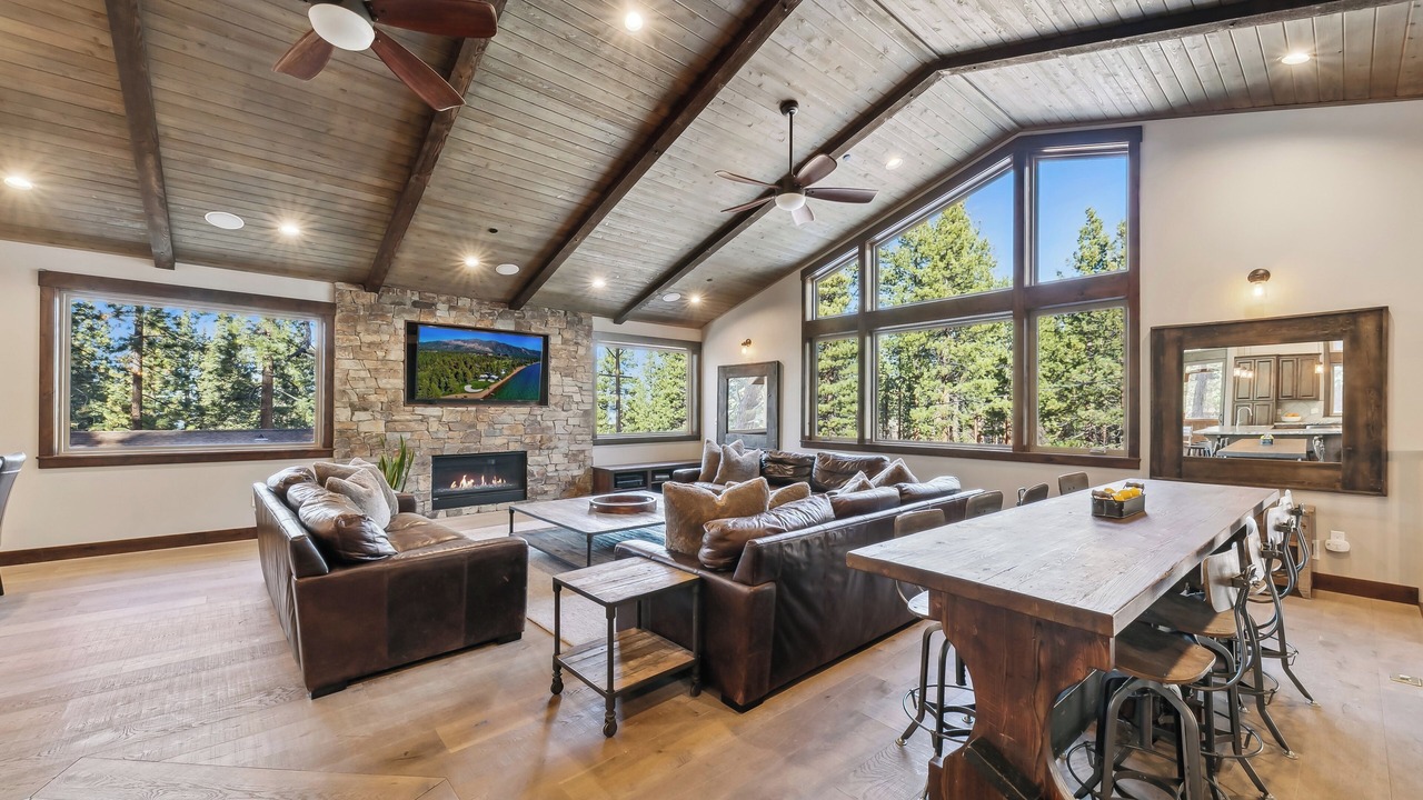Photo of Livingroom in South Lake Tahoe