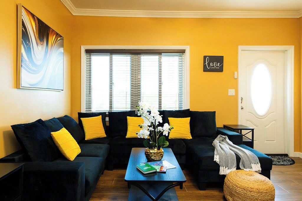Photo of Livingroom in Tar Bay