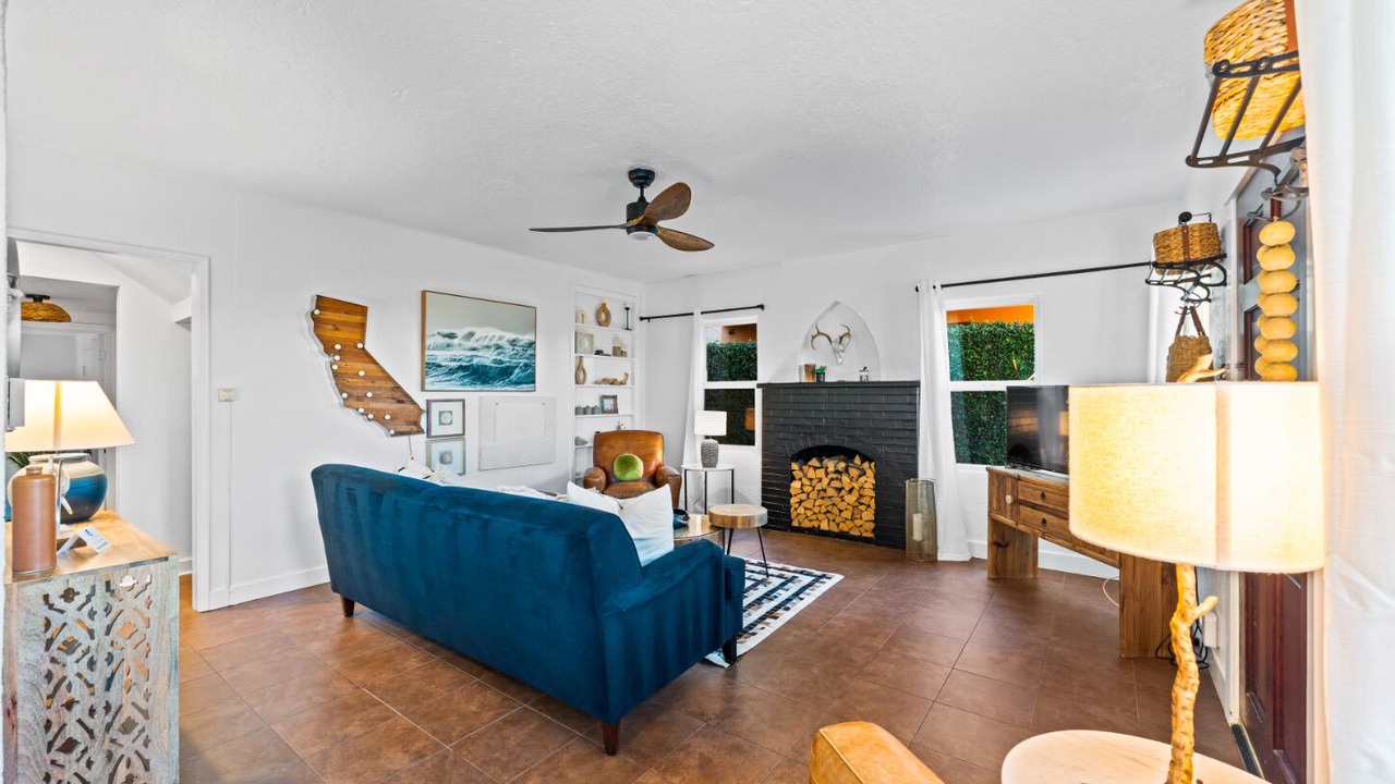 Photo of Livingroom in Silver Strand
