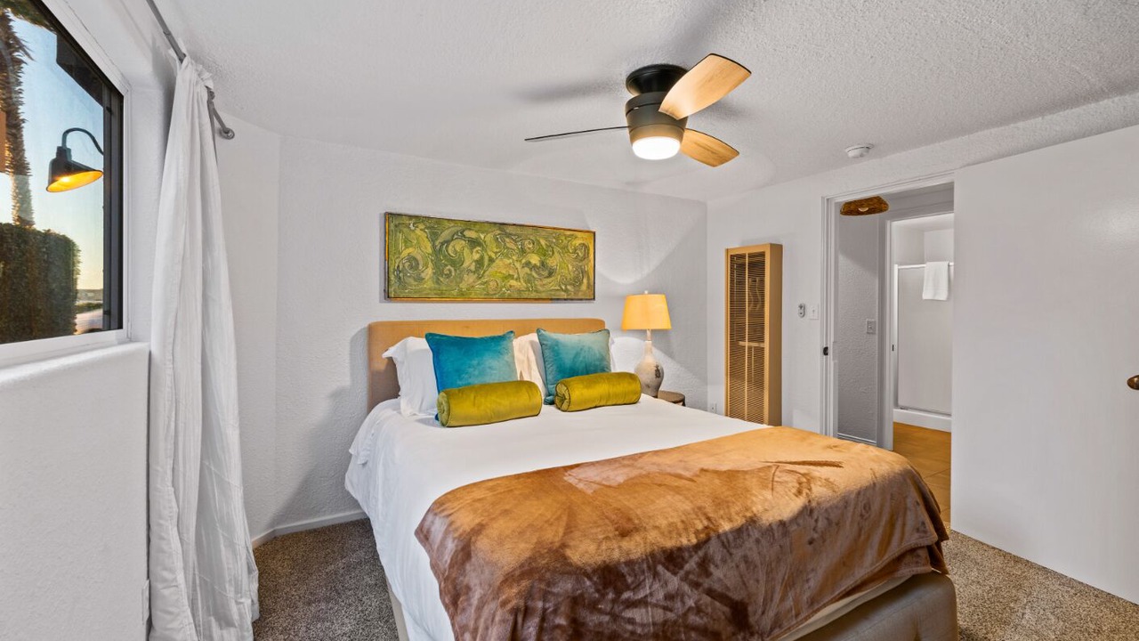 Photo of Bedroom in Silver Strand