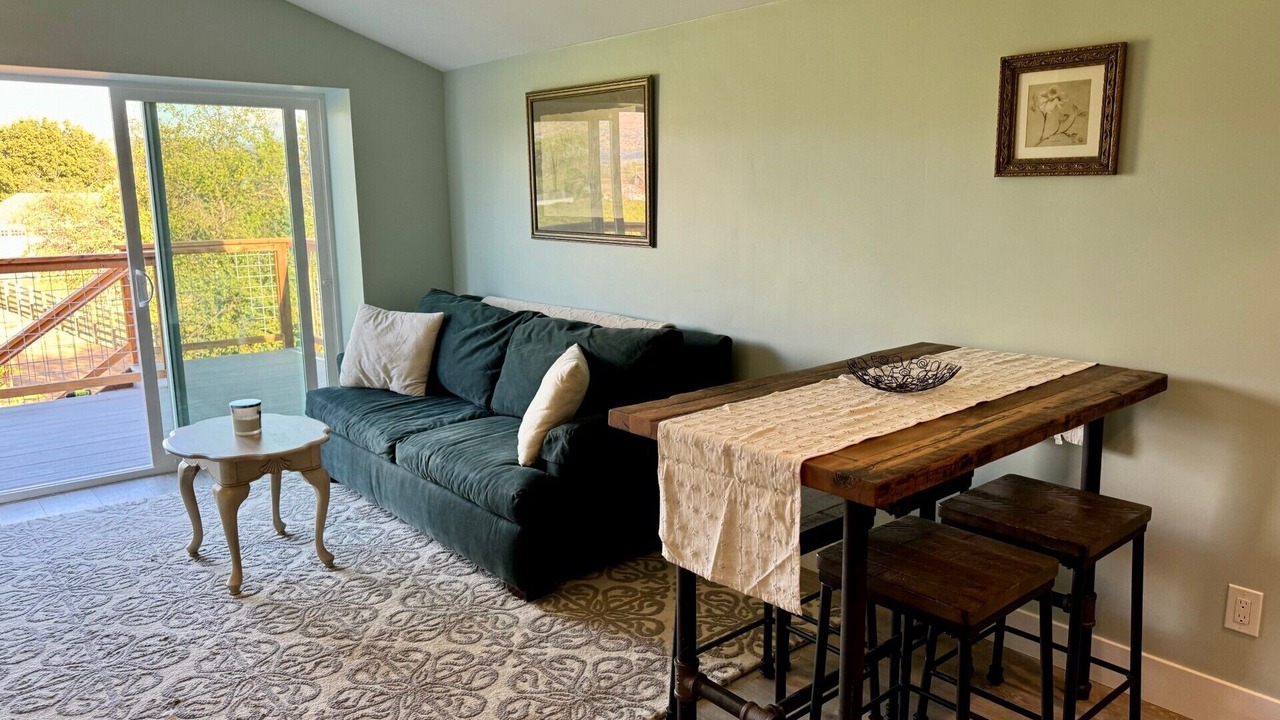 Photo of Livingroom in Napa