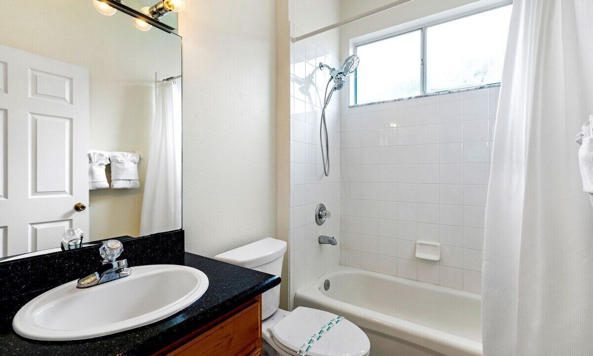 Photo of Bathroom in Bridgewater Crossing