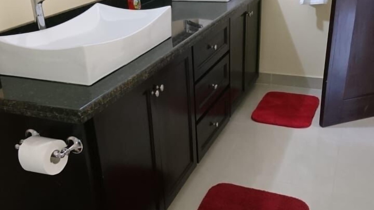 Photo of Bathroom in Tower Isle