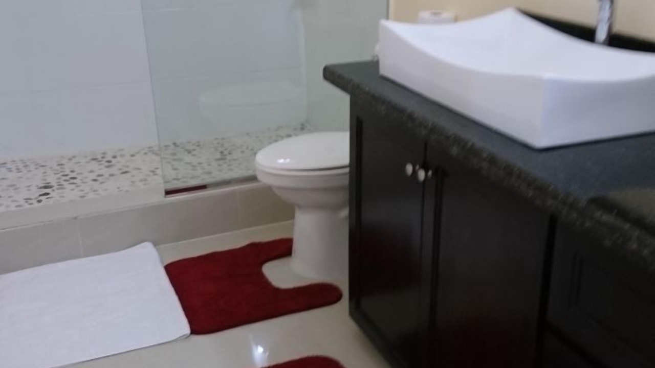 Photo of Bathroom in Tower Isle