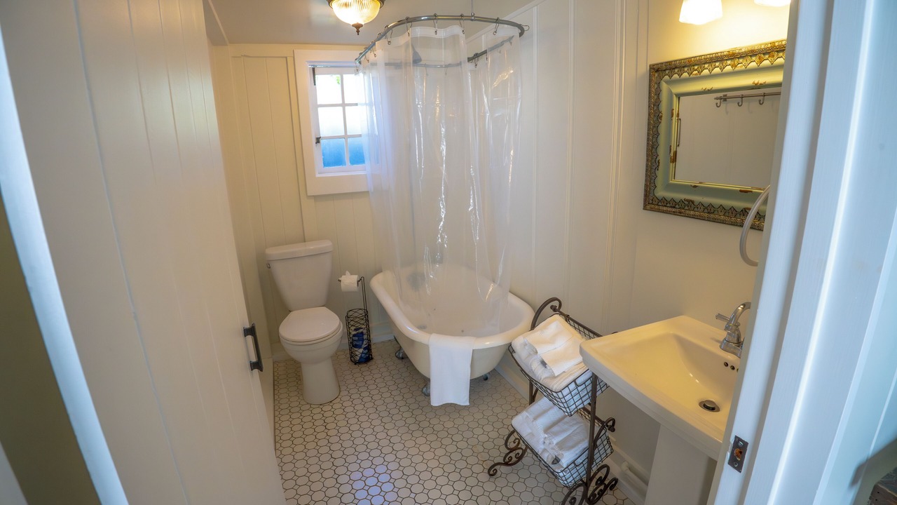 Photo of Bathroom in Laguna Beach
