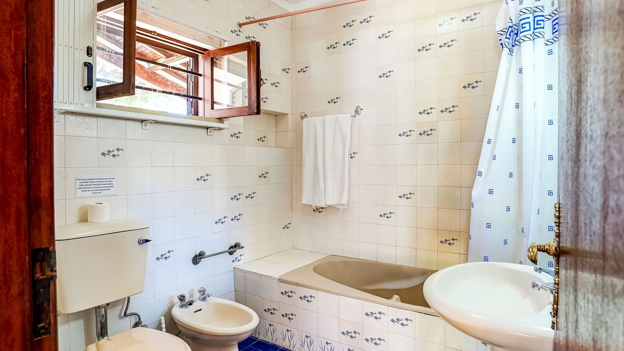 Photo of Bathroom in Quarteira