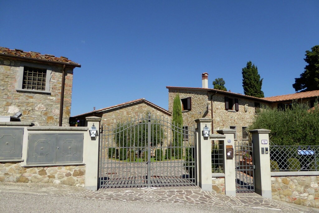 Photo of Buildings in Montecarelli