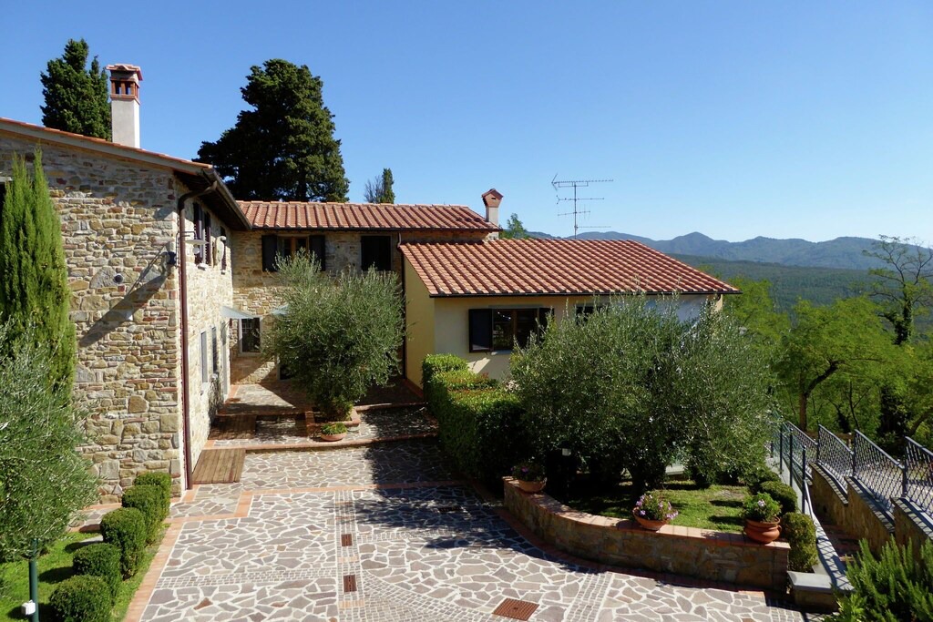 Photo of Buildings in Montecarelli