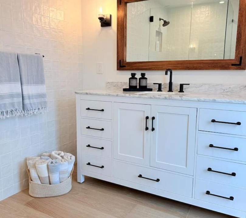 Photo of Bathroom in Meiners Oaks