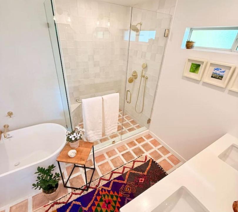Photo of Bathroom in Meiners Oaks