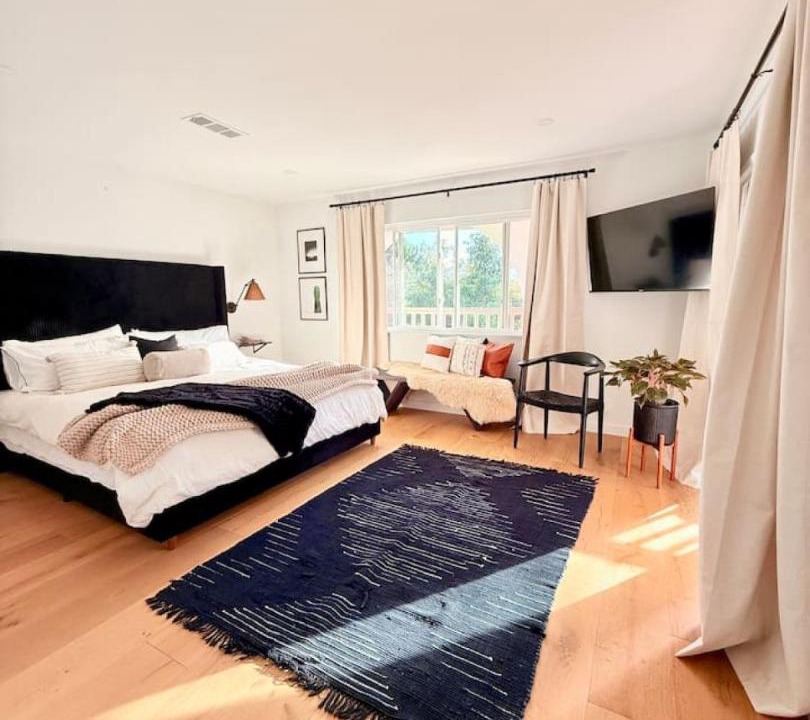 Photo of Bedroom in Meiners Oaks