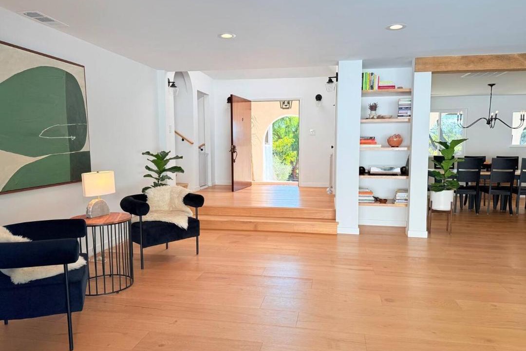 Photo of Livingroom in Meiners Oaks