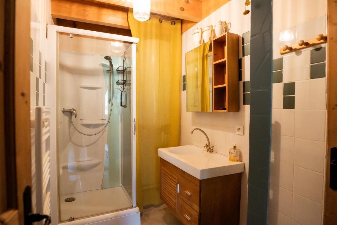 Photo of Bathroom in Les Clefs