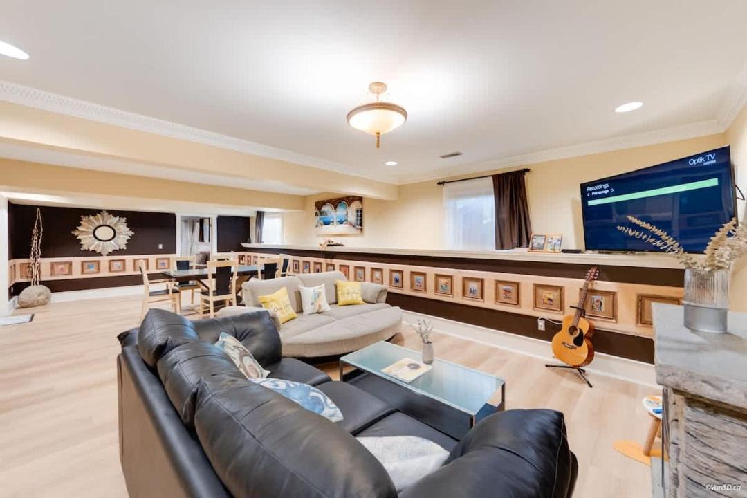 Photo of Livingroom in Anmore