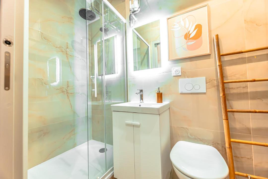 Photo of Bathroom in Albertville