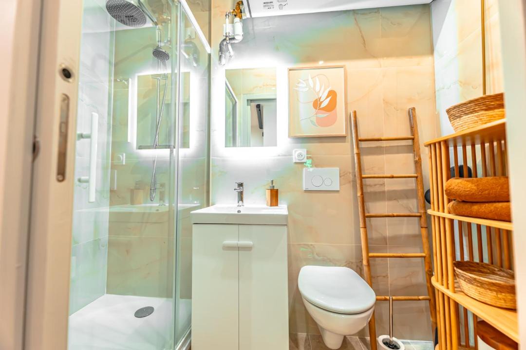 Photo of Bathroom in Albertville