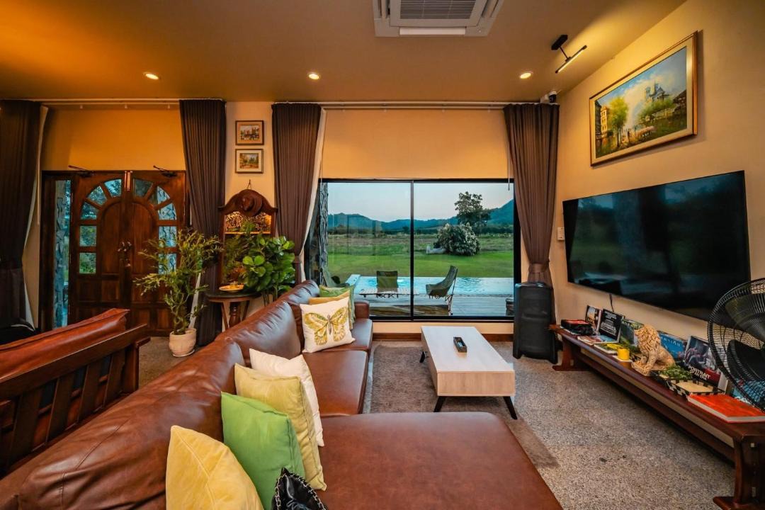 Photo of Livingroom in Hin Son